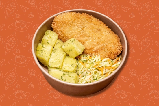 Курячий шніцель, картопля з маслом та кропом, салат з молодої капусти