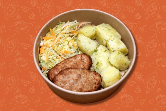 Котлети по-домашньому, картопля з маслом та кропом, салат з молодої капусти