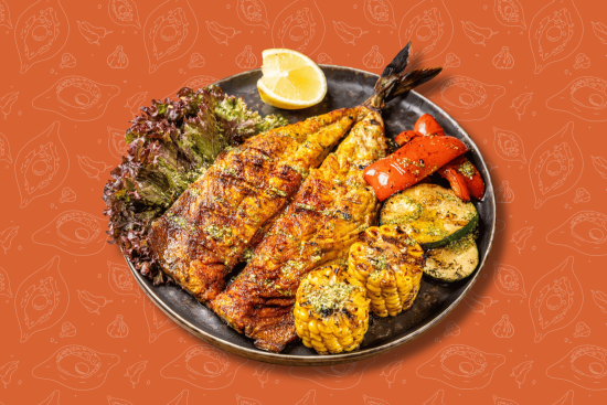 Скумбрія на мангалі з овочами