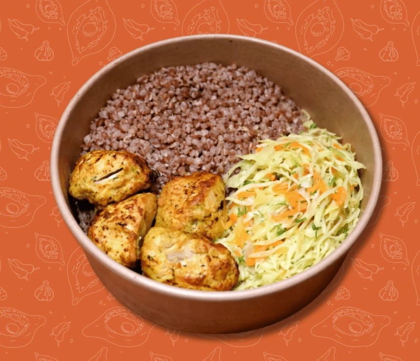 Шашлик курячий, гречка та салат з молодої капусти